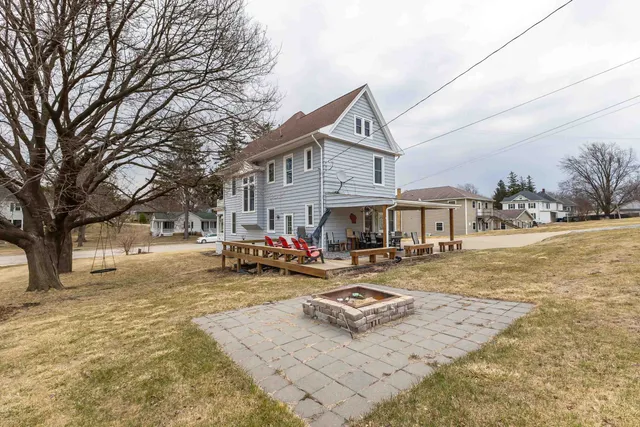 $300,000 | 158 East Water Street, Shullsburg, WI 53586