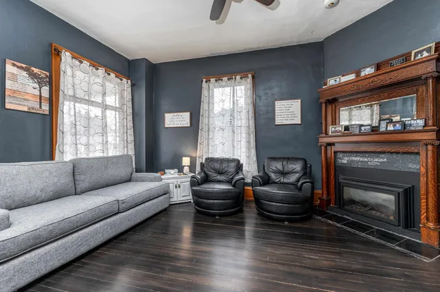 $300,000 | 158 East Water Street, Shullsburg, WI 53586