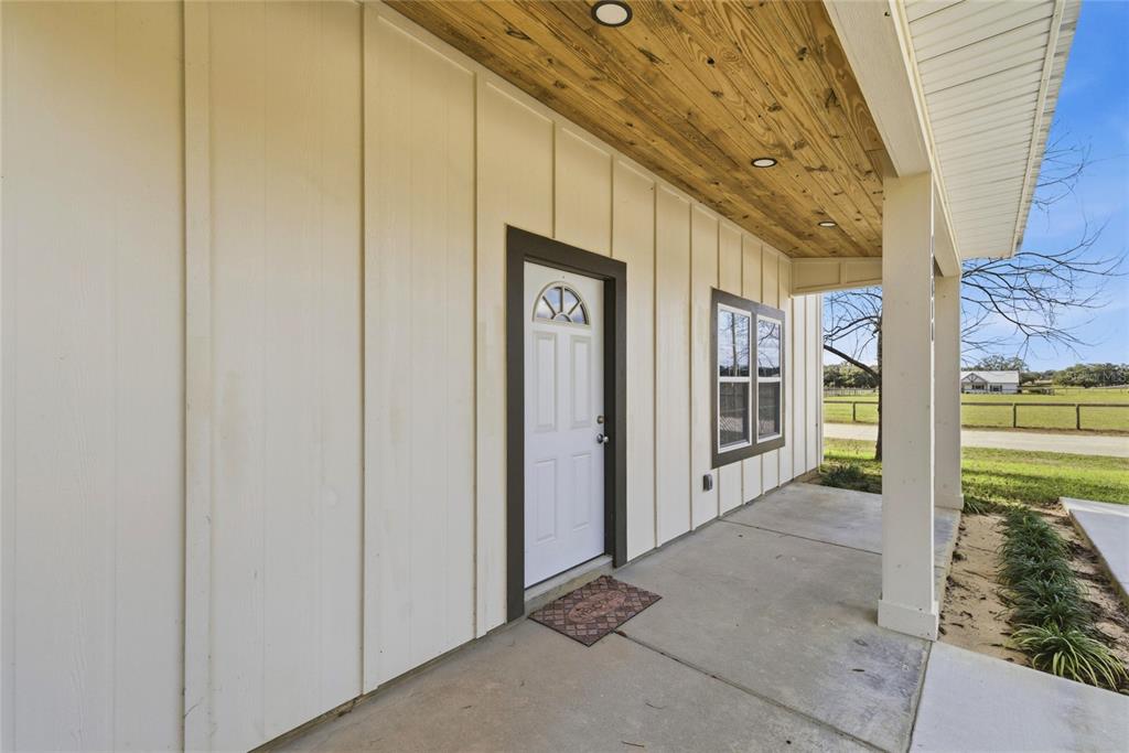 15010 Northeast 3rd Place Williston, FL 32696 - Photo 11 of 32 a view of a brick house with an outdoor space