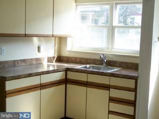 917 Atwood Road Philadelphia, PA 19151 - Photo 4 of 5 Gallery Image 4