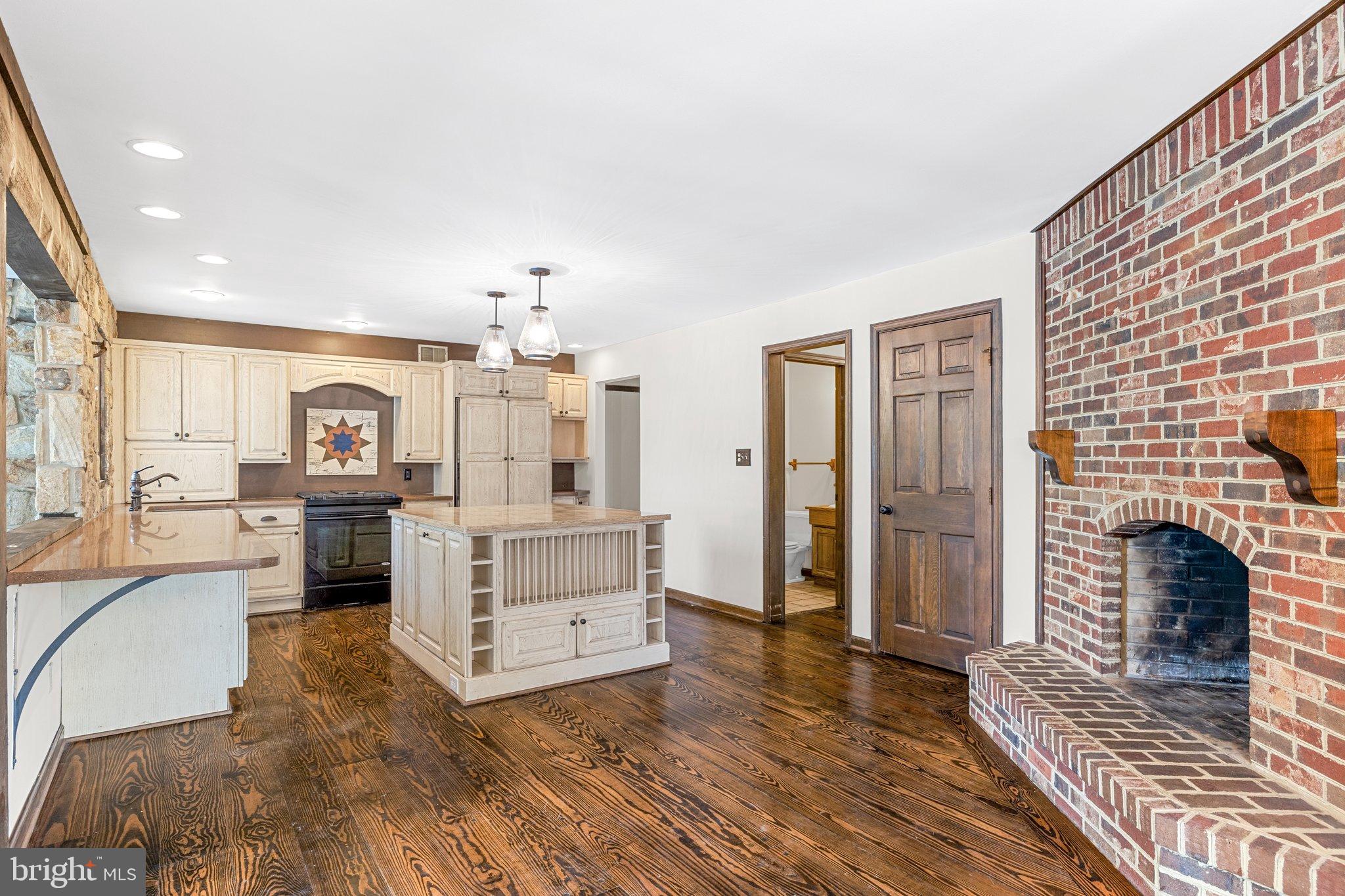 421 Rock Church Road Elkton, MD 21921 - Photo 19 of 46 Enter the kitchen!