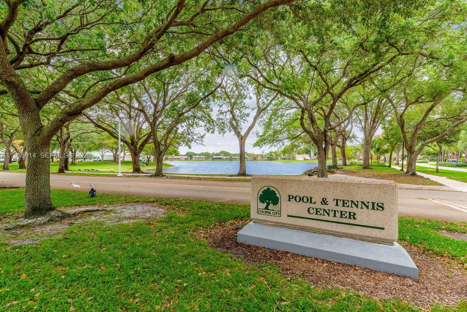 6 Chestnut Circle Cooper City, FL 33026 - Photo 20 of 22