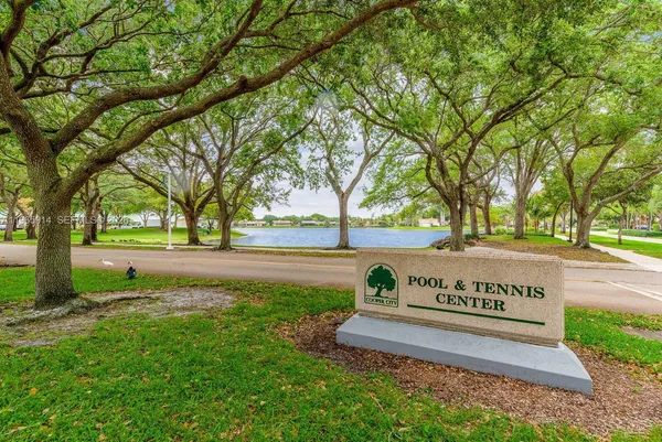 $440,000 | 6 Chestnut Circle, Cooper City, FL 33026