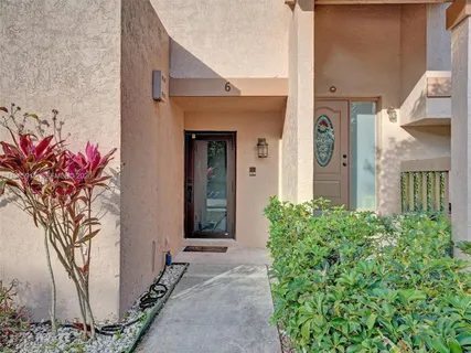$430,000 | 6 Chestnut Circle, Cooper City, FL 33026