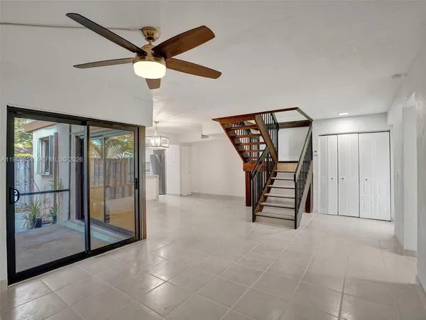 $440,000 | 6 Chestnut Circle, Cooper City, FL 33026