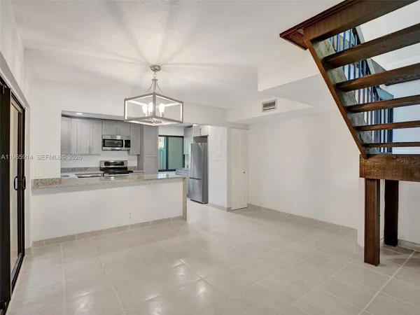$440,000 | 6 Chestnut Circle, Cooper City, FL 33026