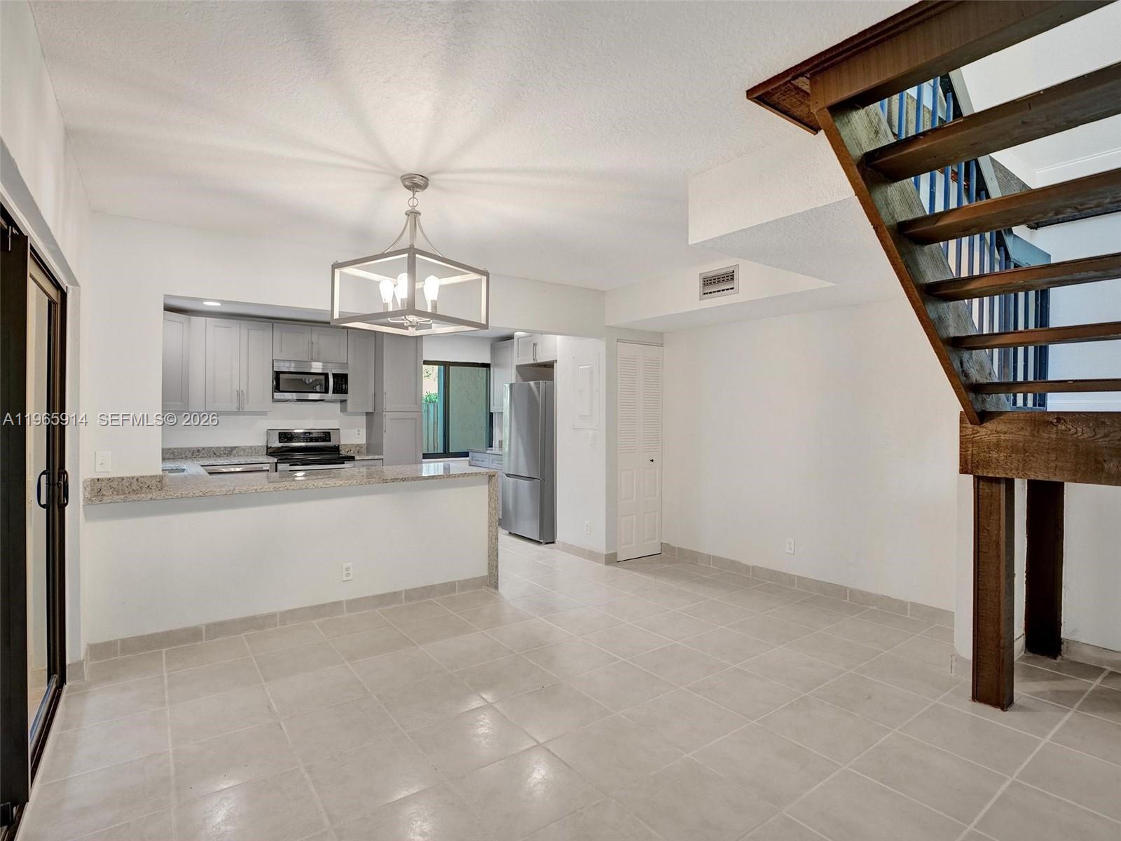 6 Chestnut Circle Cooper City, FL 33026 - Photo 5 of 26