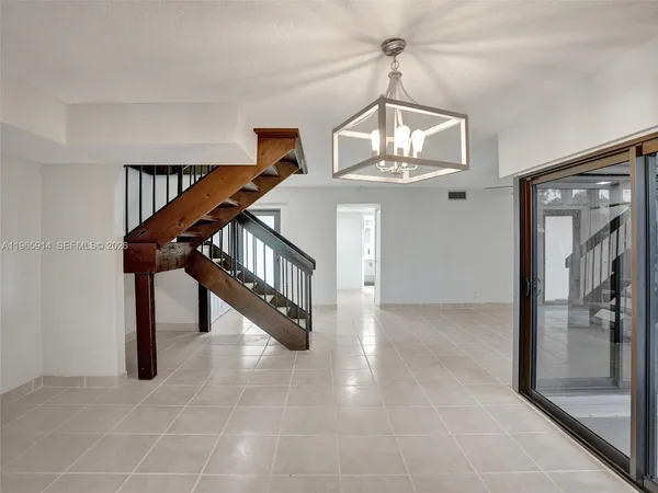 $440,000 | 6 Chestnut Circle, Cooper City, FL 33026