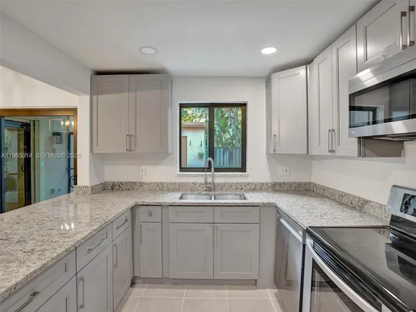 $440,000 | 6 Chestnut Circle, Cooper City, FL 33026