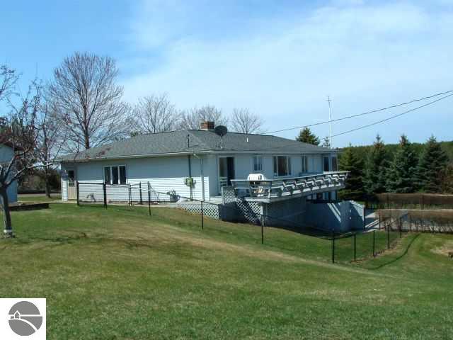 226 North Rusch Road Traverse City, MI 49696 - Photo 14 of 15 1710045-13.JPG