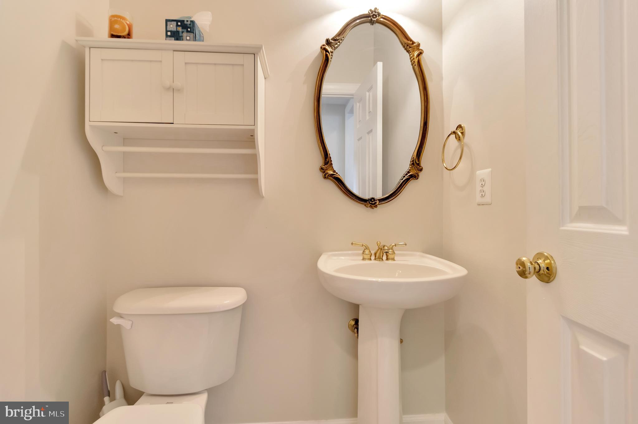 43364 Deepspring Court Ashburn, VA 20147 - Photo 21 of 59 Main Floor - Half Bath