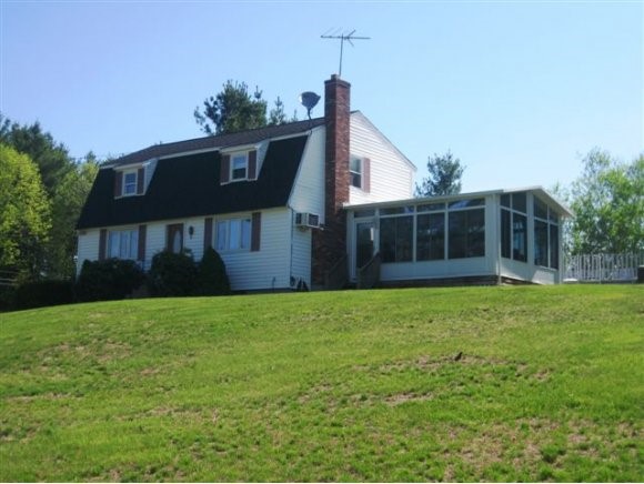 178 South Road Londonderry, NH 03053 - Photo 1 of 1