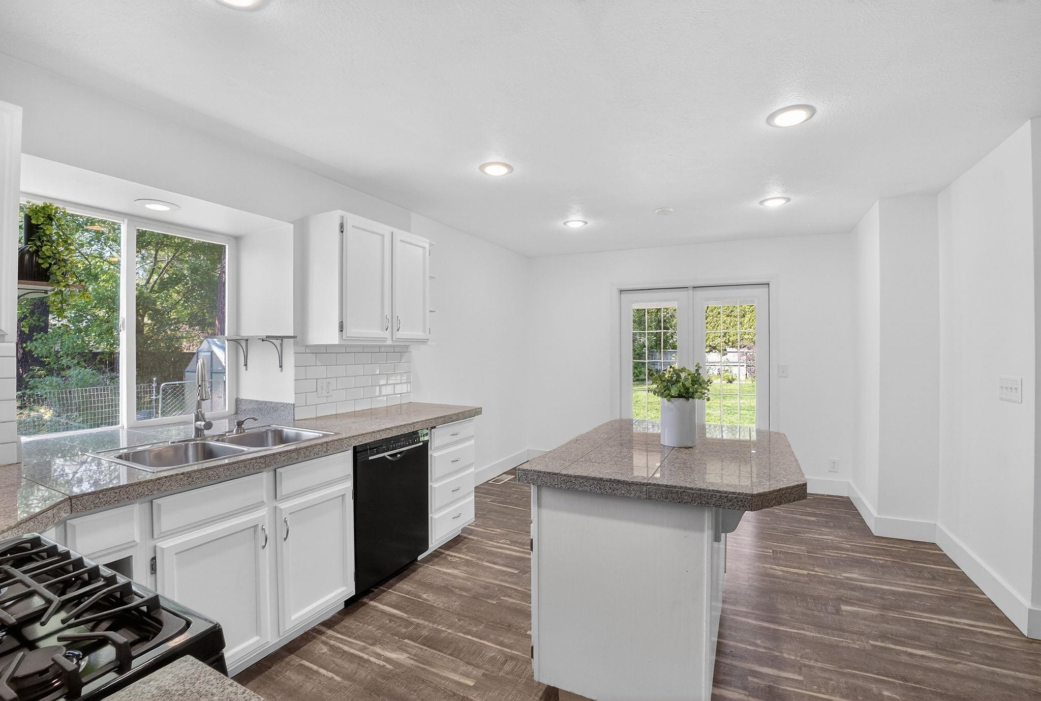 4413 East Moody Lane Mead, WA 99021 - Photo 15 of 50