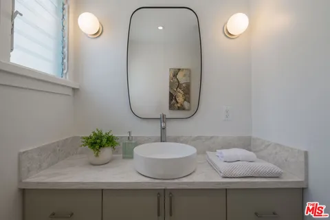 $1,399,000 | 1826 West 78th Street, Los Angeles, CA 90047