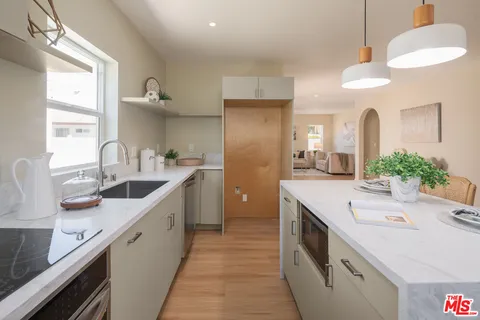 $1,399,000 | 1826 West 78th Street, Los Angeles, CA 90047