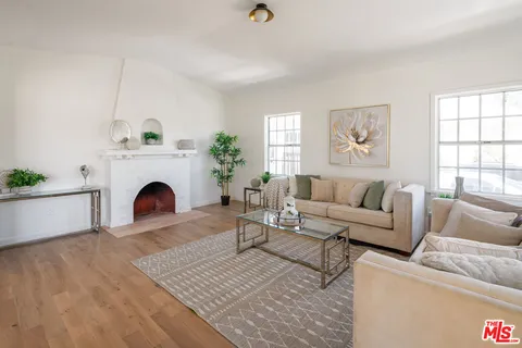 $1,399,000 | 1826 West 78th Street, Los Angeles, CA 90047