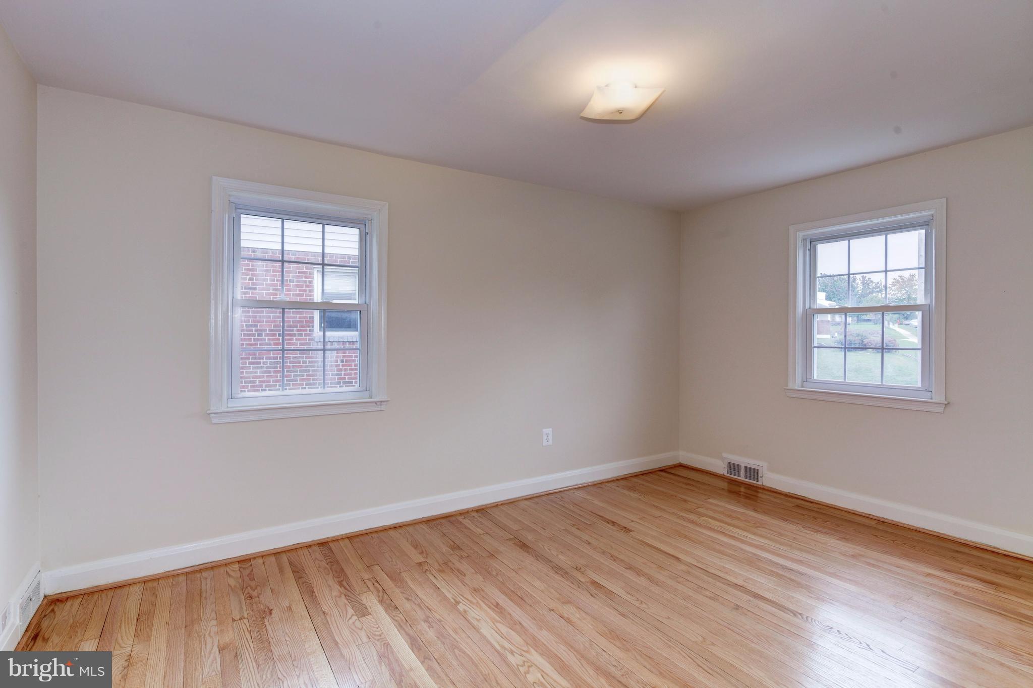 998 Elm Road Baltimore, MD 21227 - Photo 17 of 30 Second Bedroom