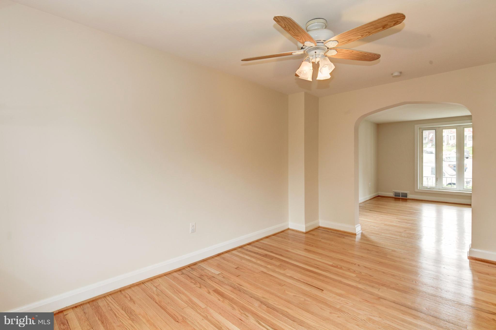 998 Elm Road Baltimore, MD 21227 - Photo 7 of 30 Dining Room