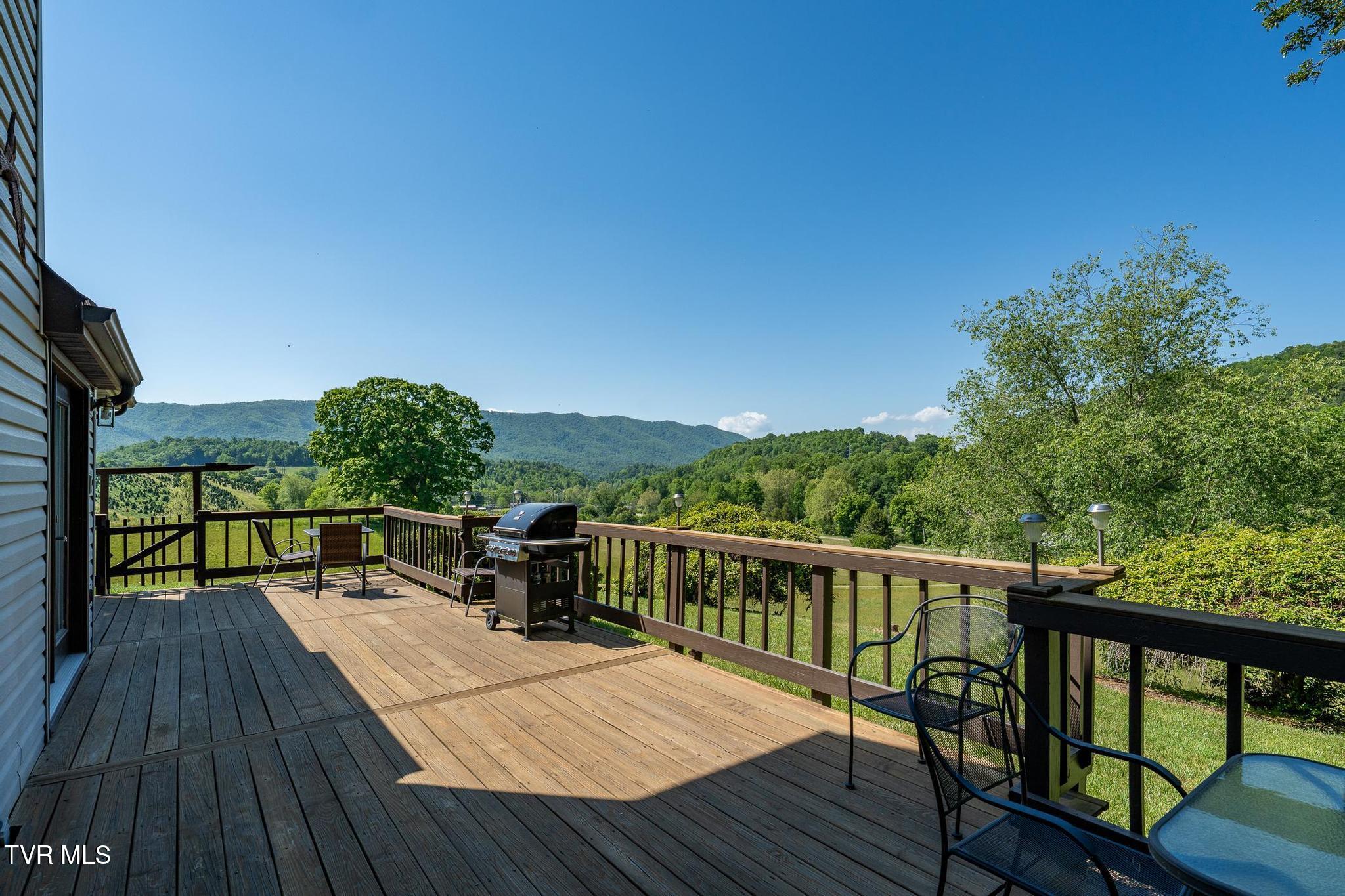 336 Mack Branch Road Mountain City, TN 37683 - Photo 30 of 94 336 Mack Branch Road (56 of 109)