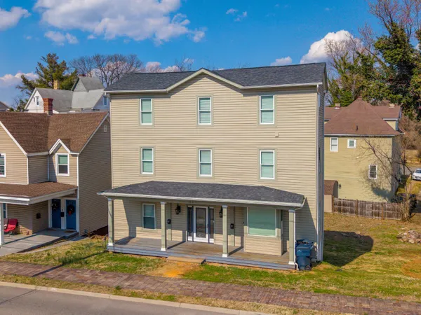 $675,998 | 819 Campbell Avenue Southwest, Roanoke, VA 24016