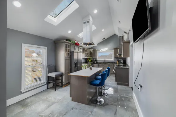 $675,998 | 819 Campbell Avenue Southwest, Roanoke, VA 24016