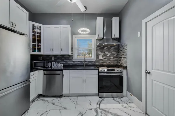 $675,998 | 819 Campbell Avenue Southwest, Roanoke, VA 24016