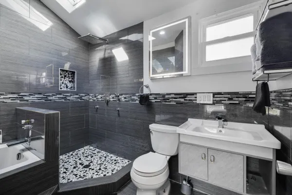 $675,998 | 819 Campbell Avenue Southwest, Roanoke, VA 24016