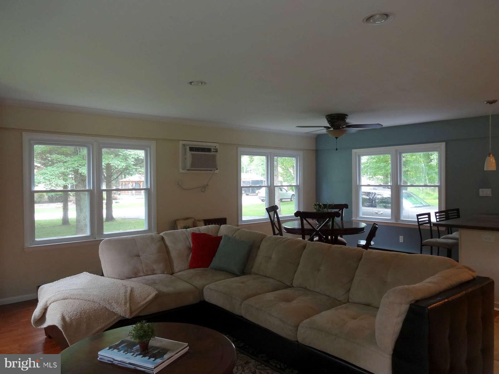 5264 Chalk Point Road West River, MD 20778 - Photo 16 of 30 Cozy Living Room