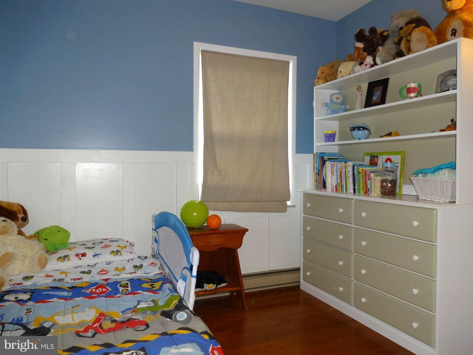 5264 Chalk Point Road West River, MD 20778 - Photo 21 of 30 Alternate View of Second Bedroom