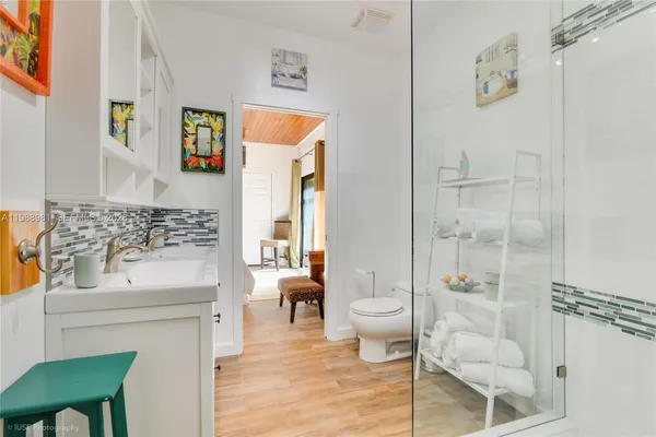 $10,000 | 212 Southwest 1st Avenue, Hallandale Beach, FL 33009