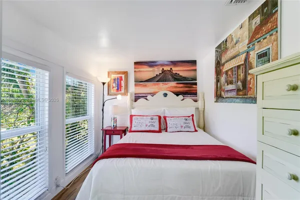 $10,000 | 212 Southwest 1st Avenue, Hallandale Beach, FL 33009