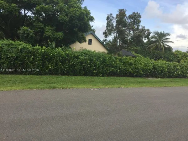 $10,000 | 212 Southwest 1st Avenue, Hallandale Beach, FL 33009