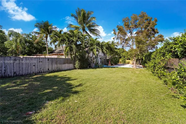 $10,000 | 212 Southwest 1st Avenue, Hallandale Beach, FL 33009