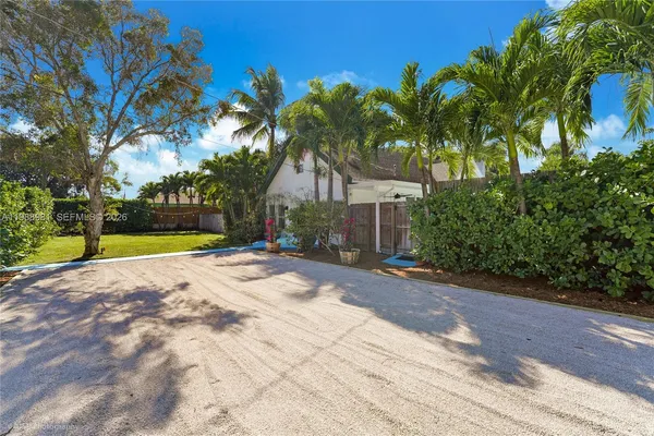 $10,000 | 212 Southwest 1st Avenue, Hallandale Beach, FL 33009