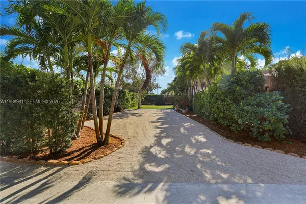 $10,000 | 212 Southwest 1st Avenue, Hallandale Beach, FL 33009