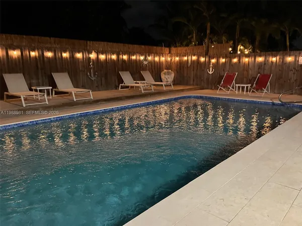 $10,000 | 212 Southwest 1st Avenue, Hallandale Beach, FL 33009