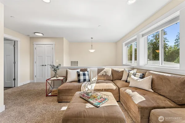 $1,795,000 | 30721 40th Avenue South, Roy, WA 98580