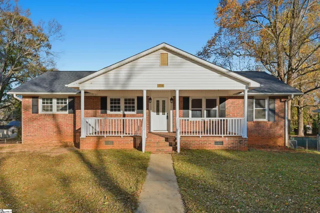 $315,000 | 234 Ferndale Drive, Boiling Springs, SC 29316