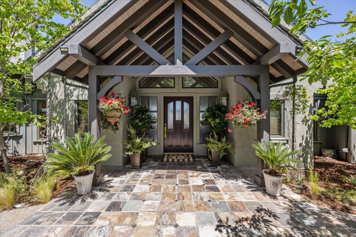 500 Ashland Loop Road Ashland, OR 97520 - Photo 2 of 67 2