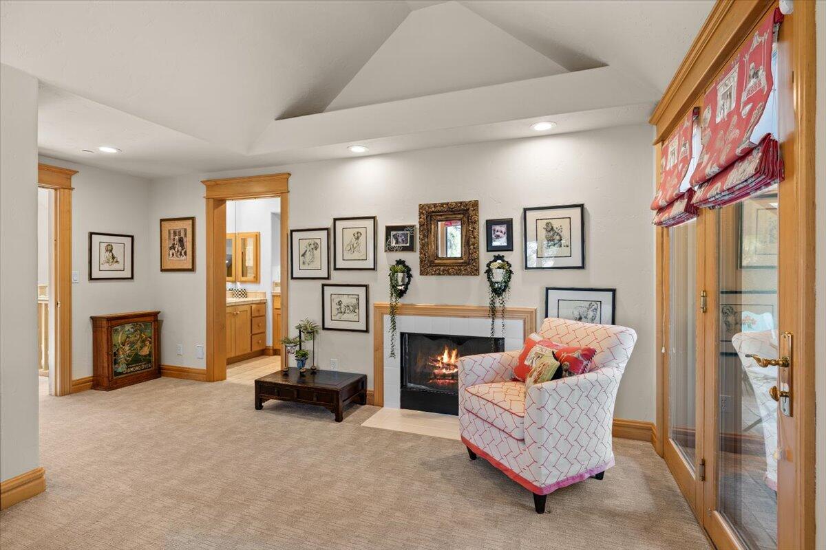 500 Ashland Loop Road Ashland, OR 97520 - Photo 36 of 67 a living room with furniture and a fireplace