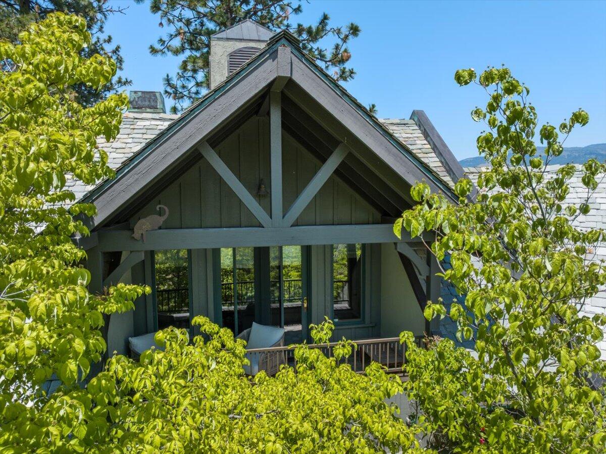 500 Ashland Loop Road Ashland, OR 97520 - Photo 57 of 67 a front view of a house with a yard