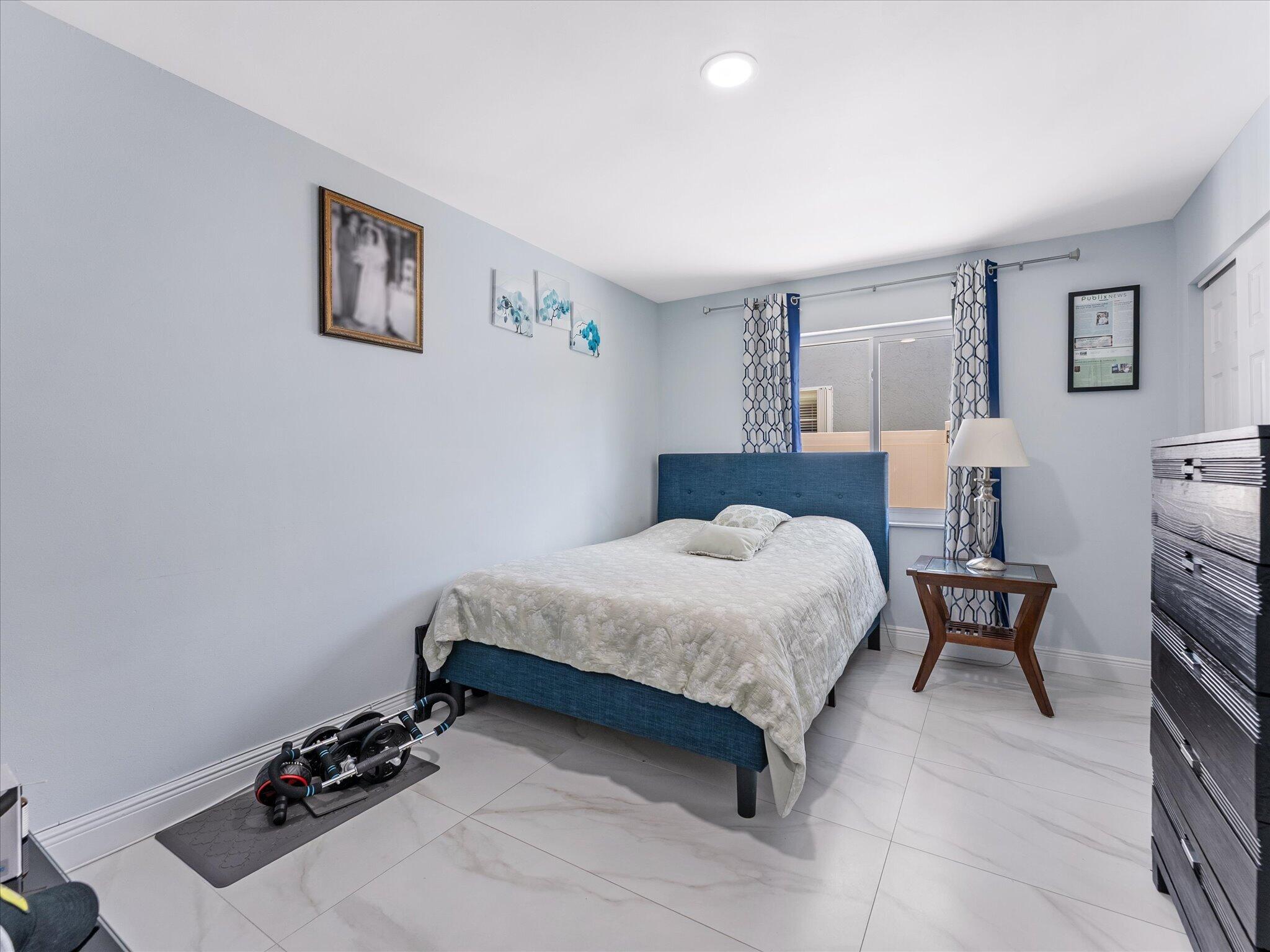 23040 Southwest 54th Avenue Boca Raton, FL 33433 - Photo 14 of 50 18-18