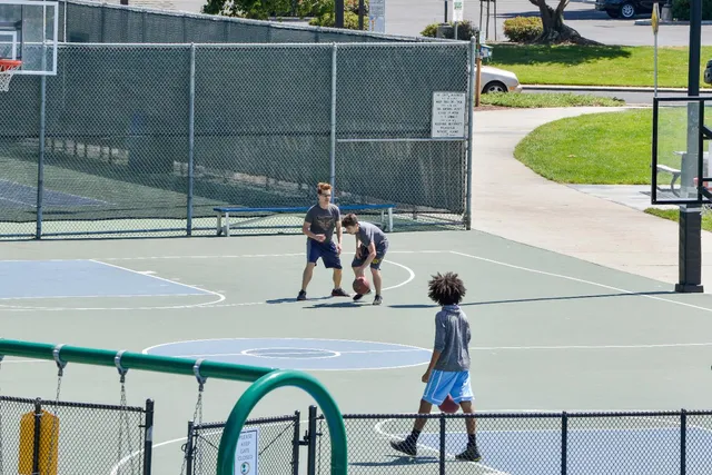 $9,000 | 142 Monaco Drive, Redwood Shores, CA 94065