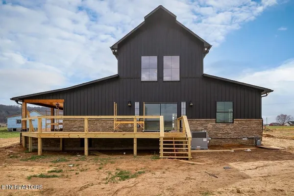 $749,900 | 123 Cattlemans Drive, Sparta, TN 38583