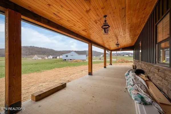 $749,900 | 123 Cattlemans Drive, Sparta, TN 38583