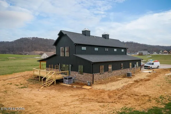 $749,900 | 123 Cattlemans Drive, Sparta, TN 38583
