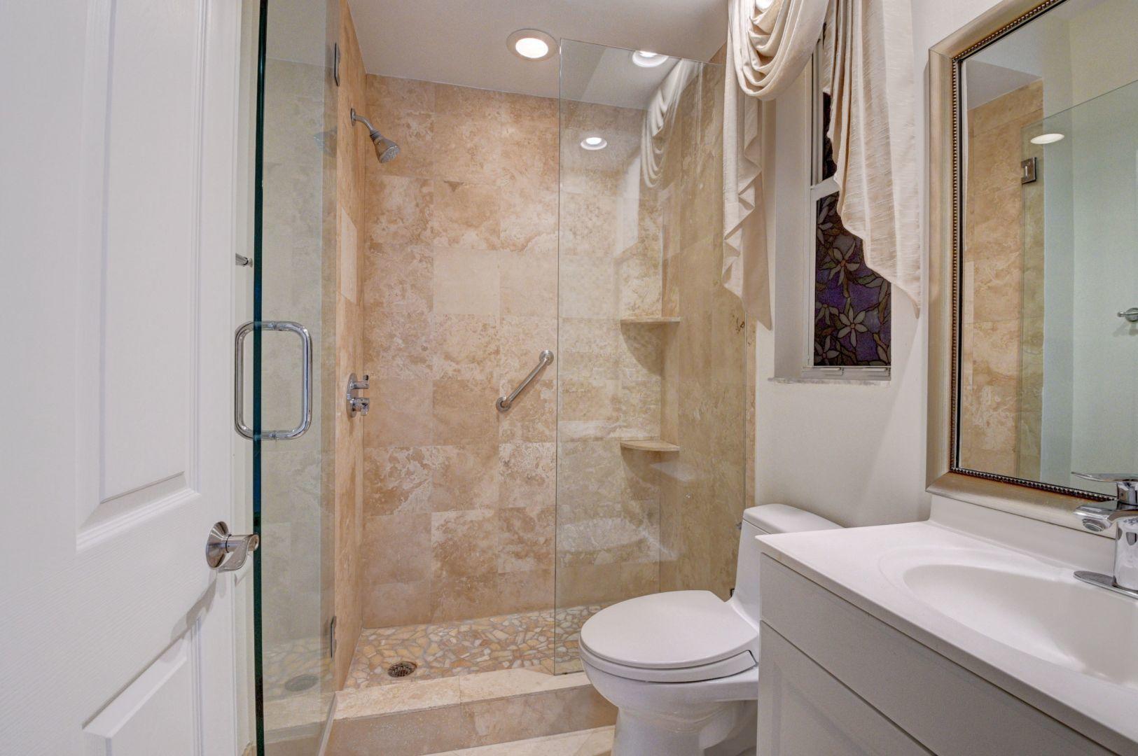21310 Falls Ridge Way Boca Raton, FL 33428 - Photo 18 of 33 3rd bathroom