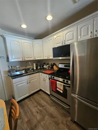 $3,875 | 16 Ark Place, Huntington Station, NY 11746