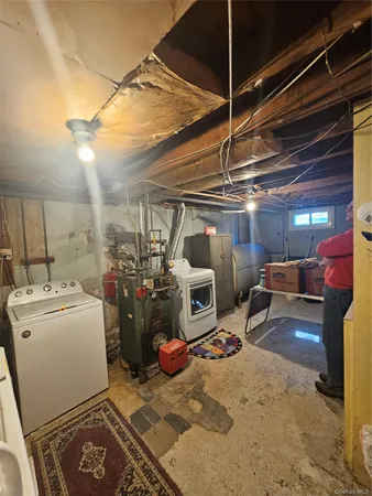$3,875 | 16 Ark Place, Huntington Station, NY 11746