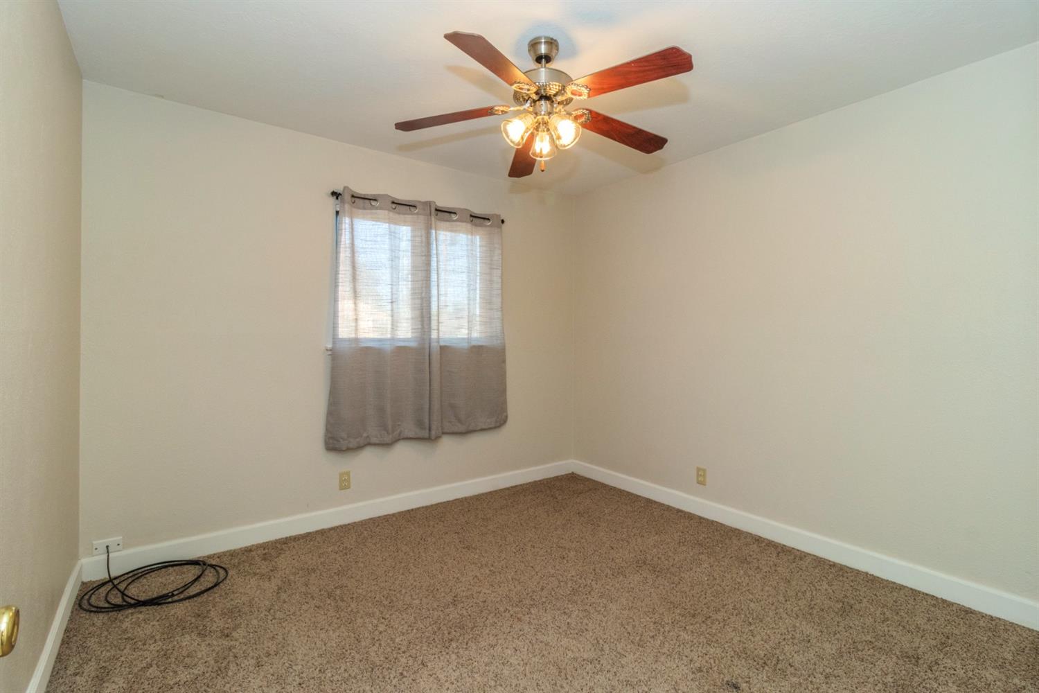 117 Manning Avenue Reedley, CA 93654 - Photo 13 of 22 Gallery Image 13